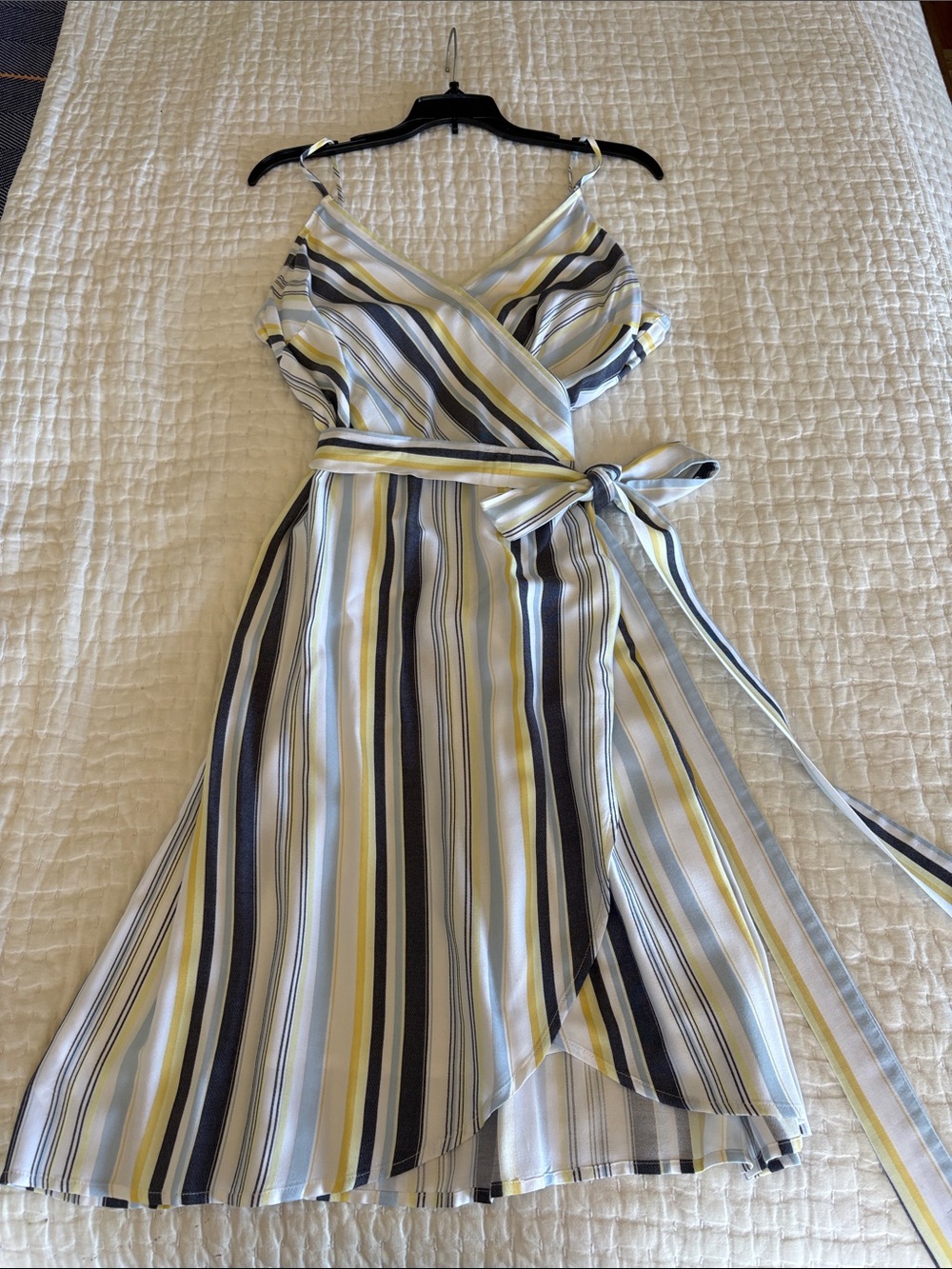 LOFT Striped Wrap Knee Length Dress in Yellow, Navy & White *pre-owned*